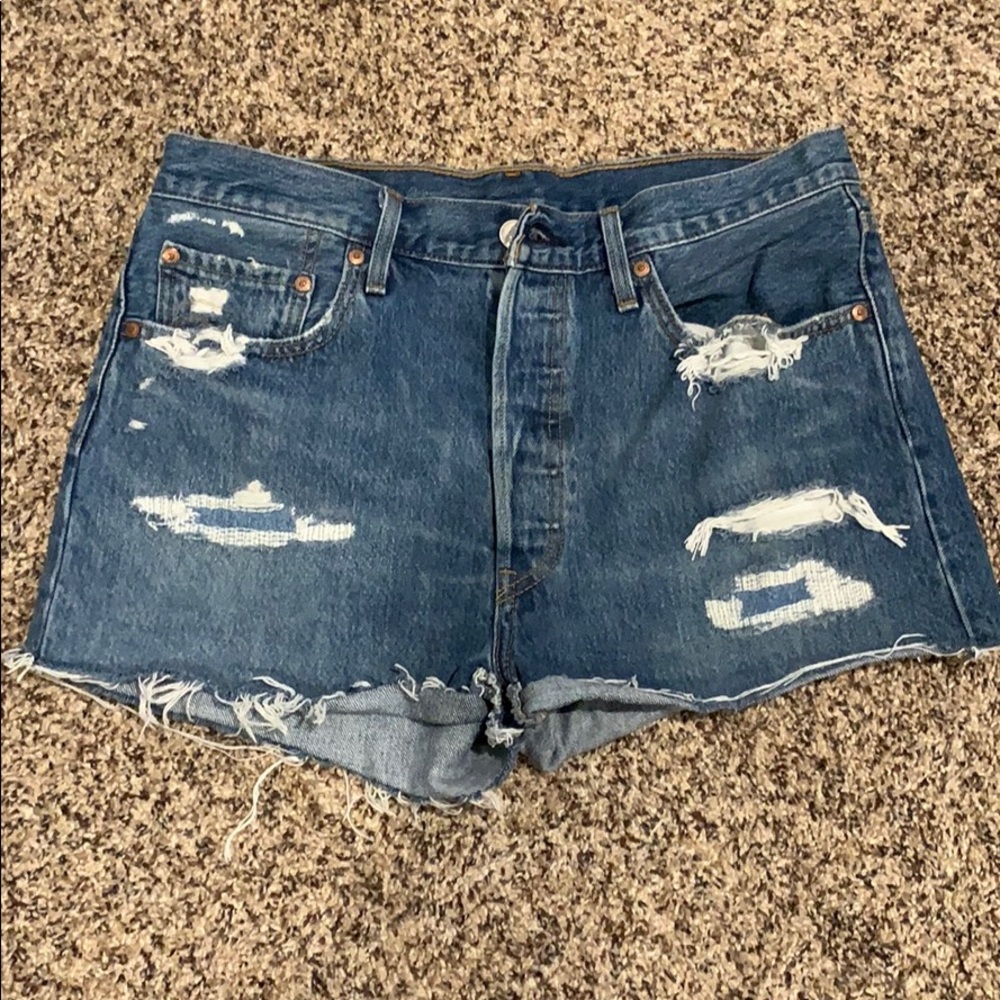 Levi’s 501 distress shorts W31